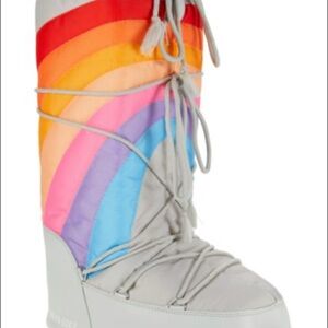 NEW… Moon boot rainbow calf size 39/41